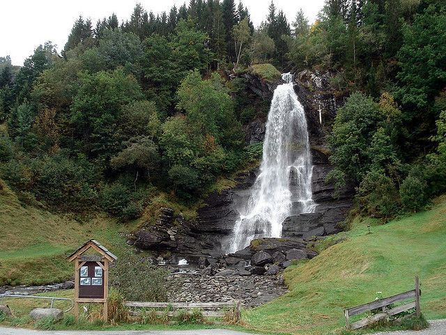 Cataratas Steinsdalsfossens