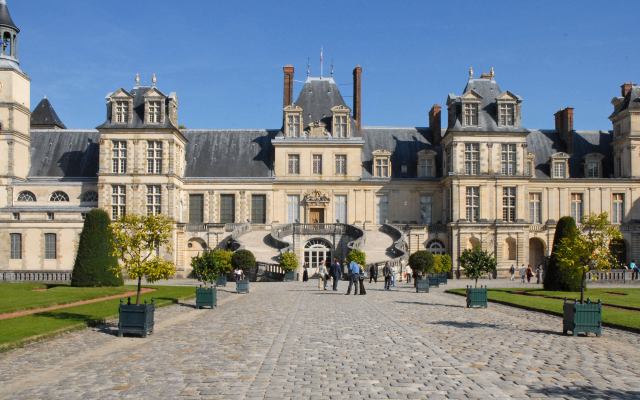 Castillo-Fontainebleau Castillo Fontainebleau
