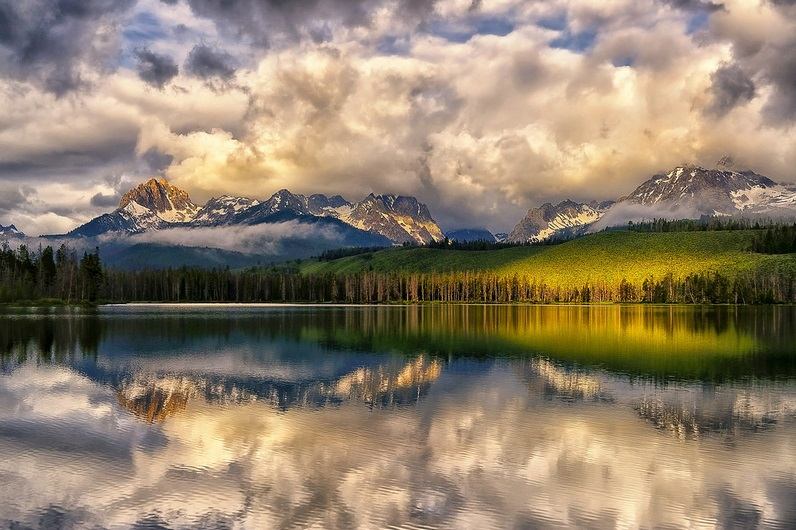 Red fish Lake