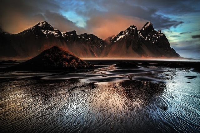 Playa Enigmática de la Impresionante Islandia