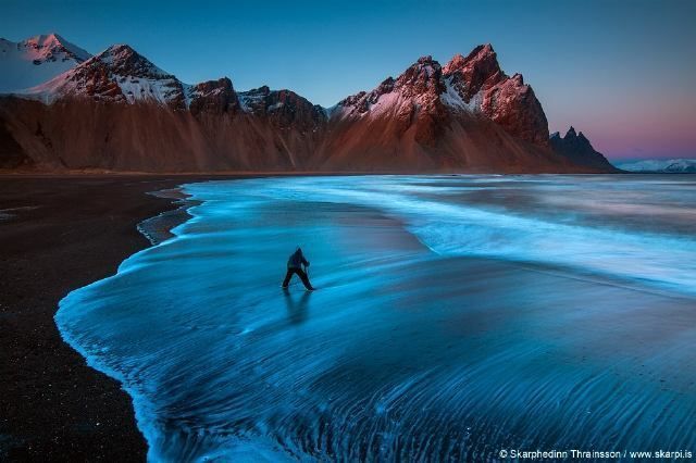 Playa Enigmática de la Impresionante Islandia