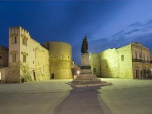 Aguas turquesas en Otranto