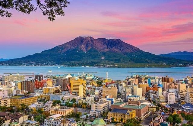 Kagoshima paisaje con Sakurajima-Volcan (Japon)