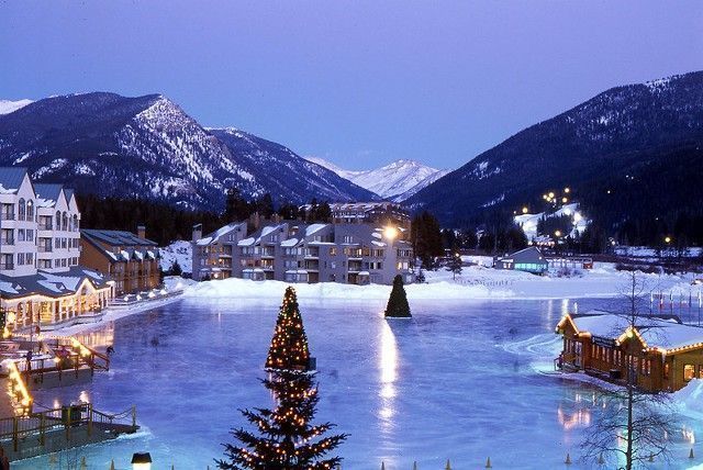 Lago helado en Beaver Creek (Colorado)