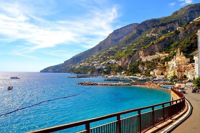 Amalfi Drive