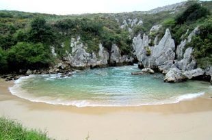 playa de gulpiyuri