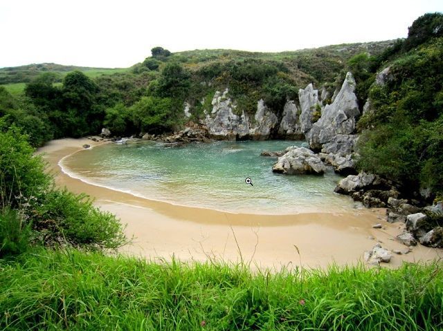 Playa Gulpiyuri (Asturias)
