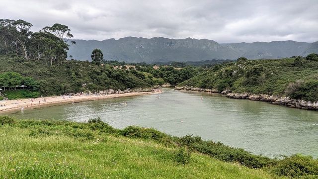 Playa de Póo (Asturias)