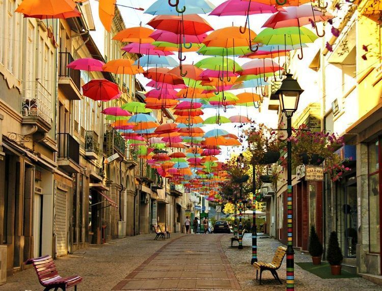 Calle de los paraguas, Águeda